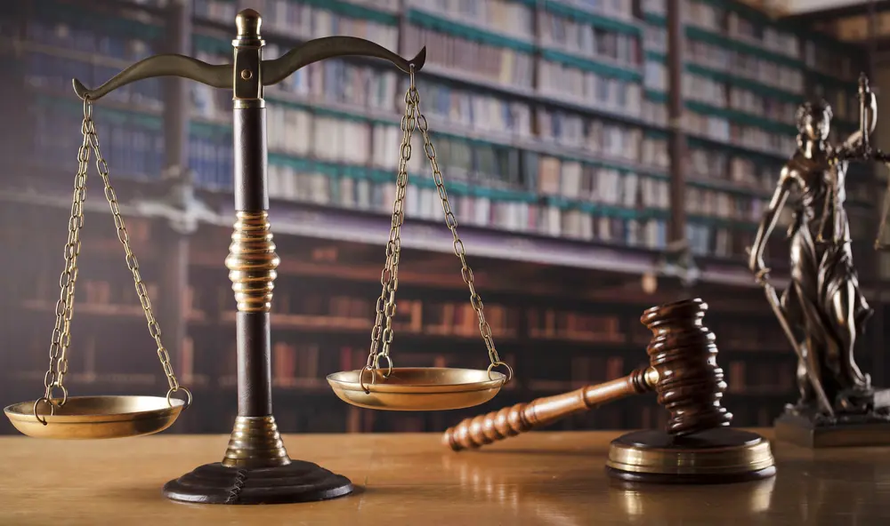 What Does a Civil Litigation Lawyer Do?